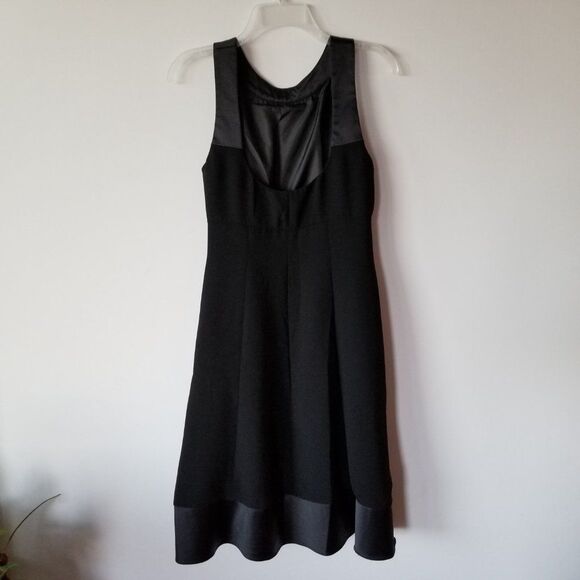 Evan-Picone Fit & Flare Satin U-Neckline & Hem Little Black Cocktail Dress Sz 6 - Picture 8 of 16